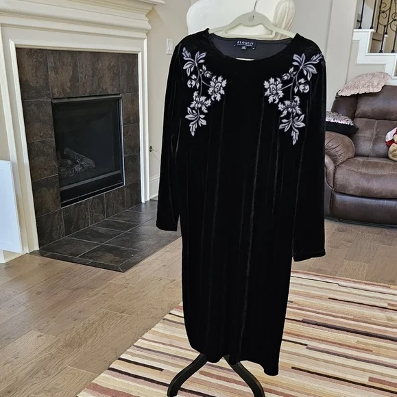 Nwot Eloquii black velvet dress knee length size20 - Picture 2 of 11